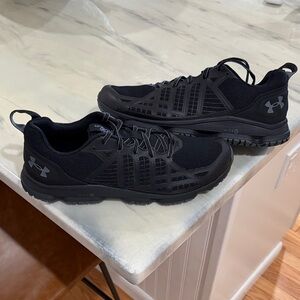 Under Armour Men's Black Athletic Shoes